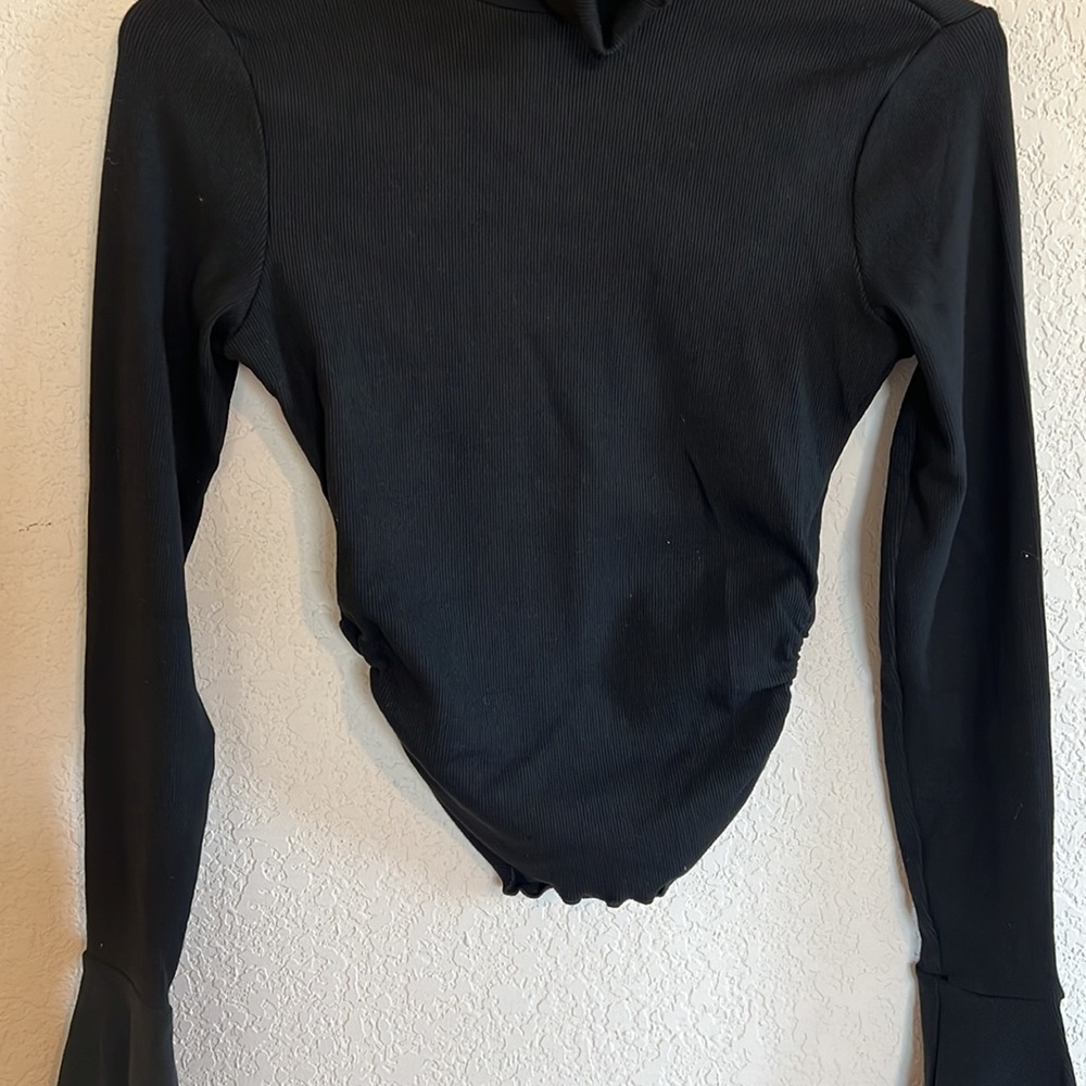 Lovers + friends BELEN TOP black turtle neck knite - Picture 5 of 8